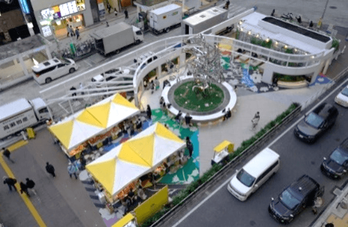 【ルミネエスト新宿】1F東口駅前広場